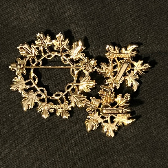 Vintage Brooch & Earrings Set - Picture 9 of 14